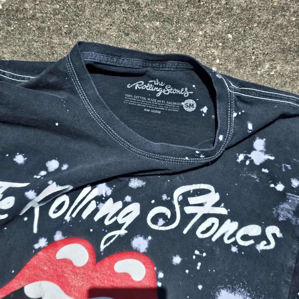 The Rolling Stones Blue and Red Short Sleeve Tee - Picture 3 of 3